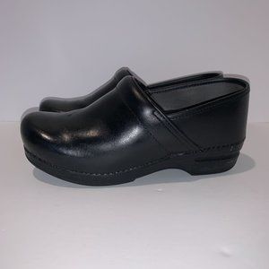 Dansko XP Size 40 US 9.5-10 Black Leather Professional Clogs